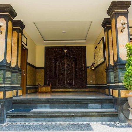 Cakra House Hotel Denpasar  Ngoại thất bức ảnh