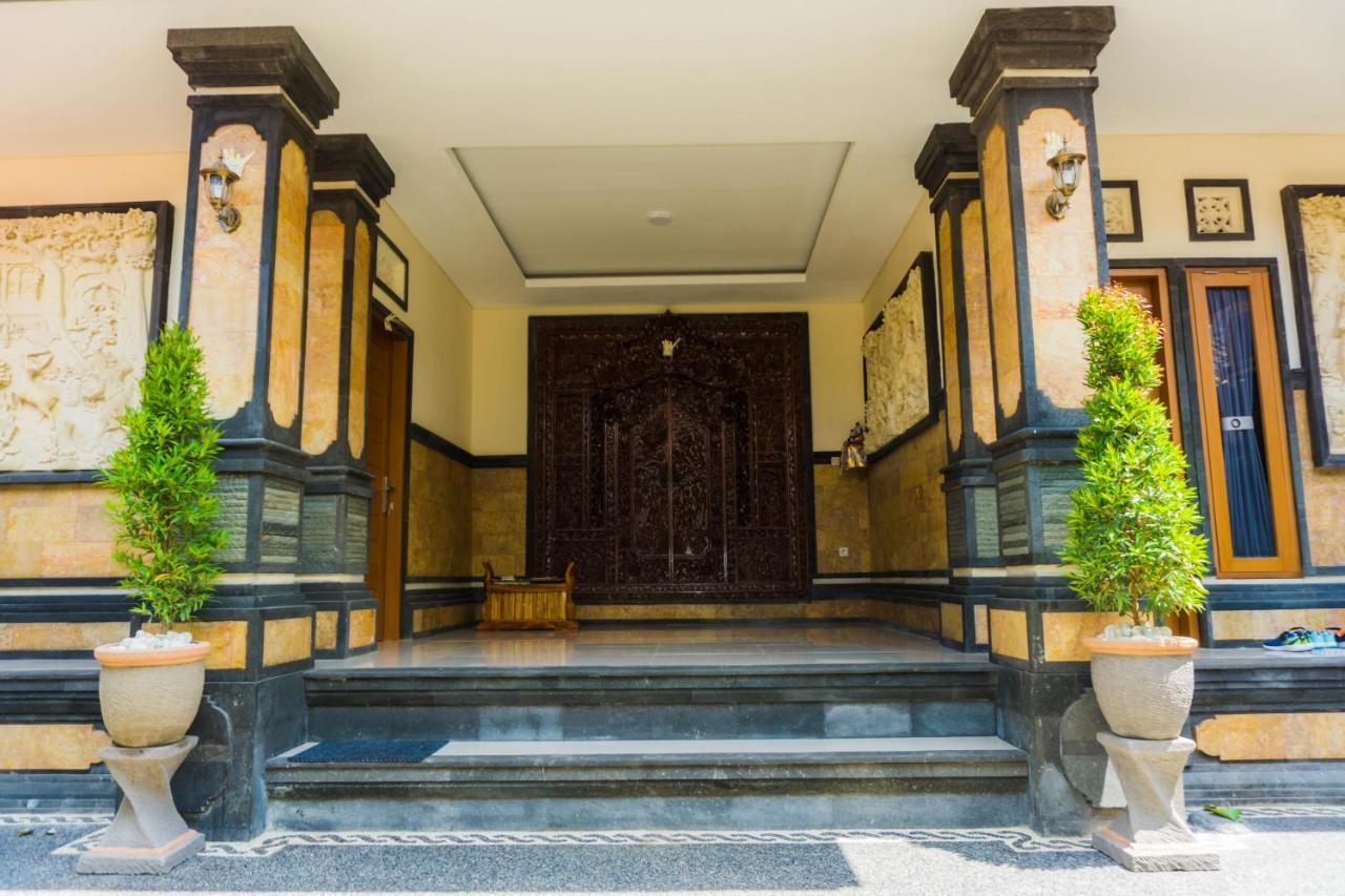 Cakra House Hotel Denpasar  Ngoại thất bức ảnh