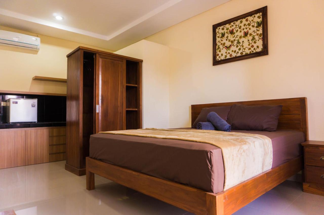 Cakra House Hotel Denpasar  Ngoại thất bức ảnh