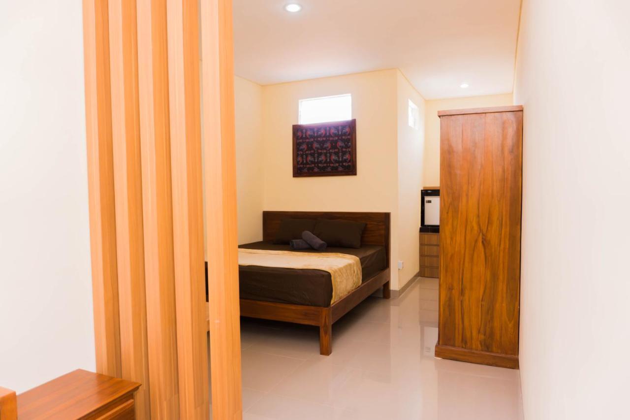 Cakra House Hotel Denpasar  Ngoại thất bức ảnh